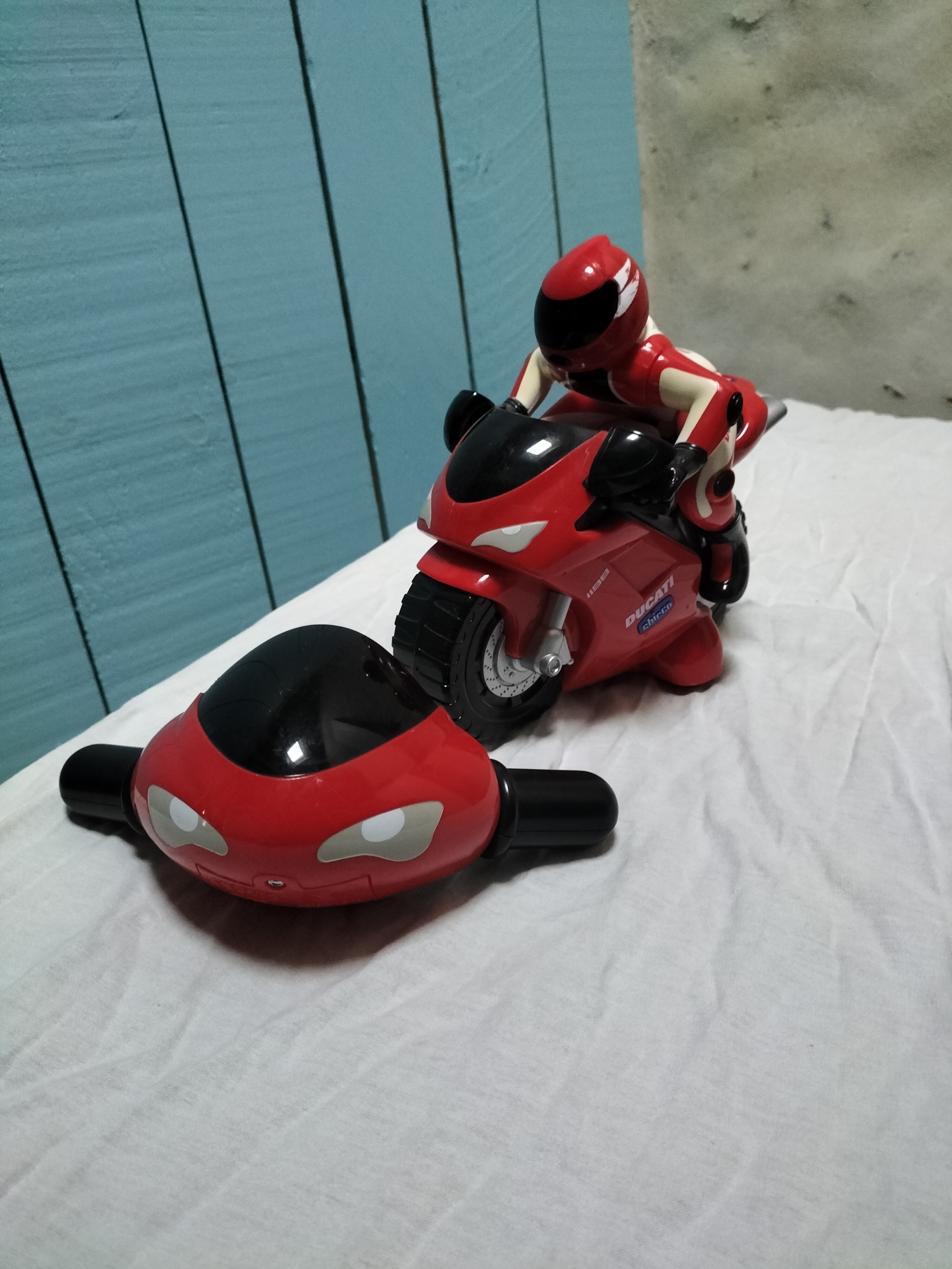 Moto télécommandée Chicco